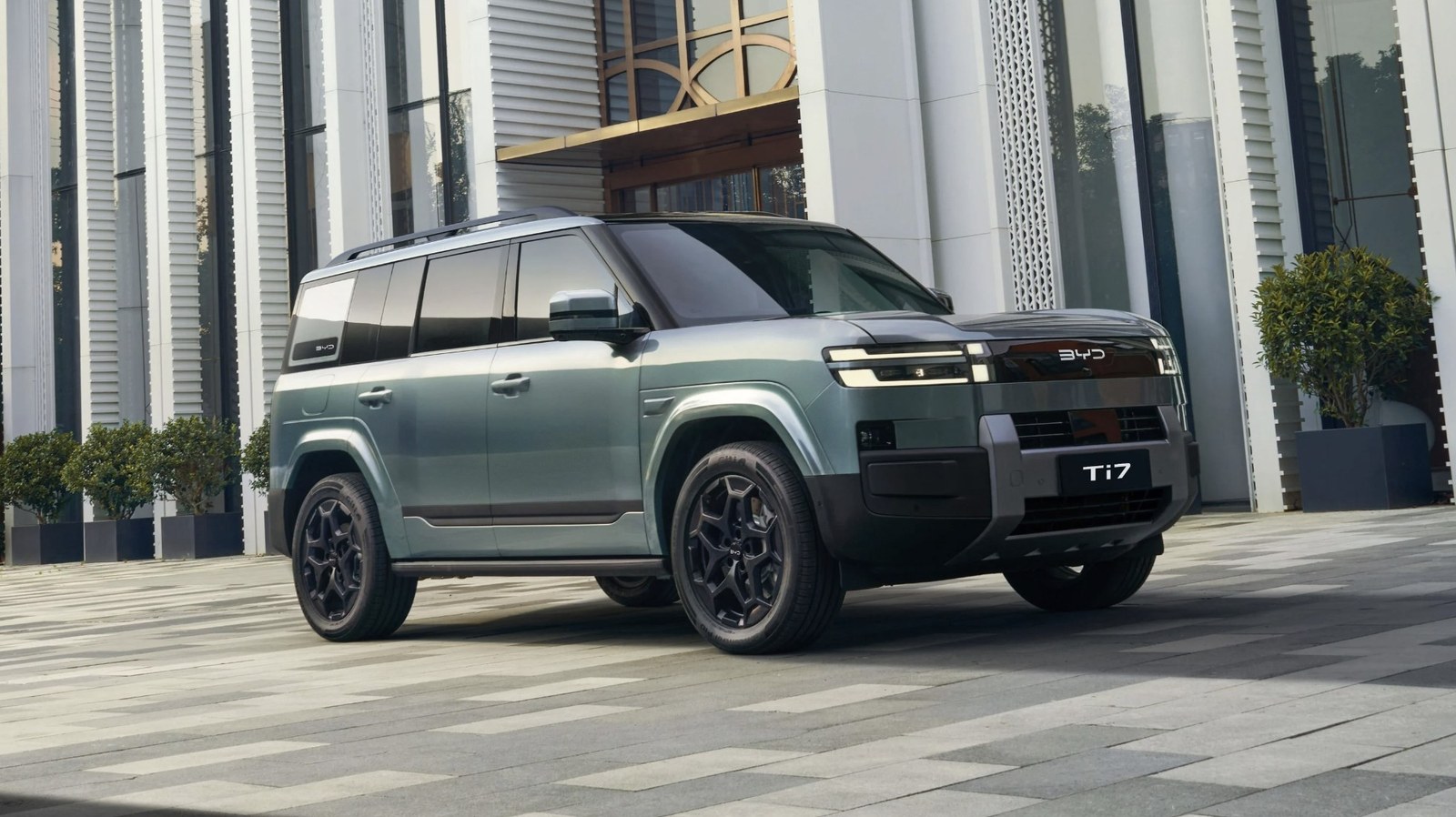 BYD Titanium 7